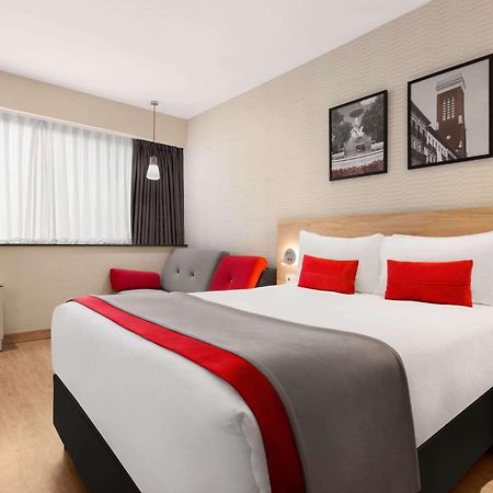 Ramada By Wyndham Madrid Tres Cantos Extérieur photo