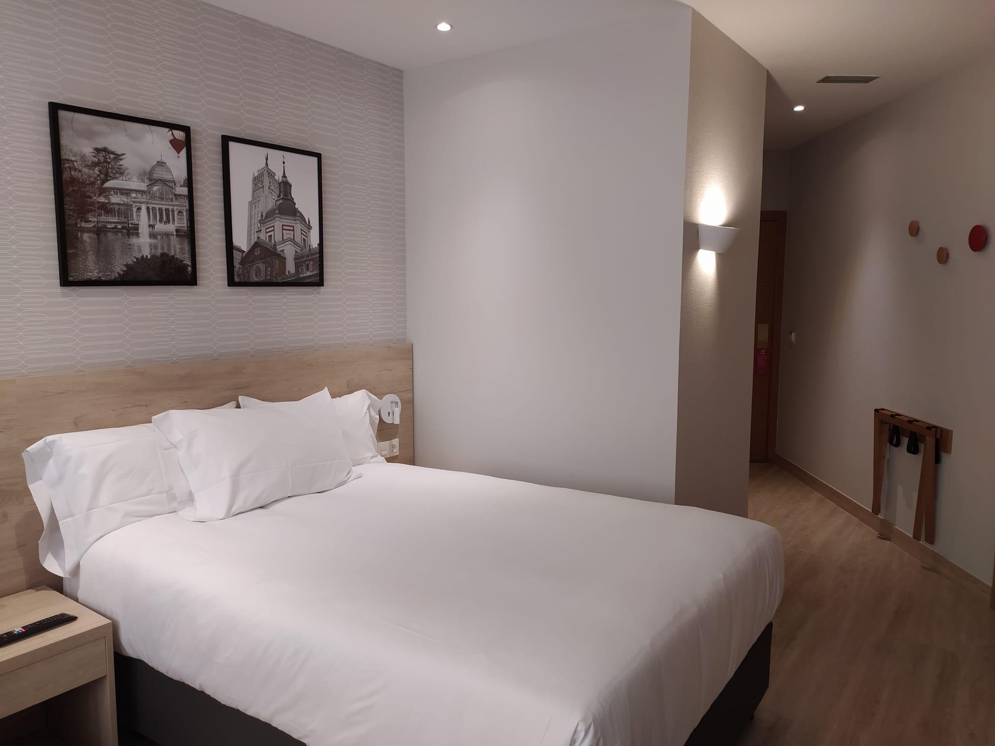 Ramada By Wyndham Madrid Tres Cantos Extérieur photo