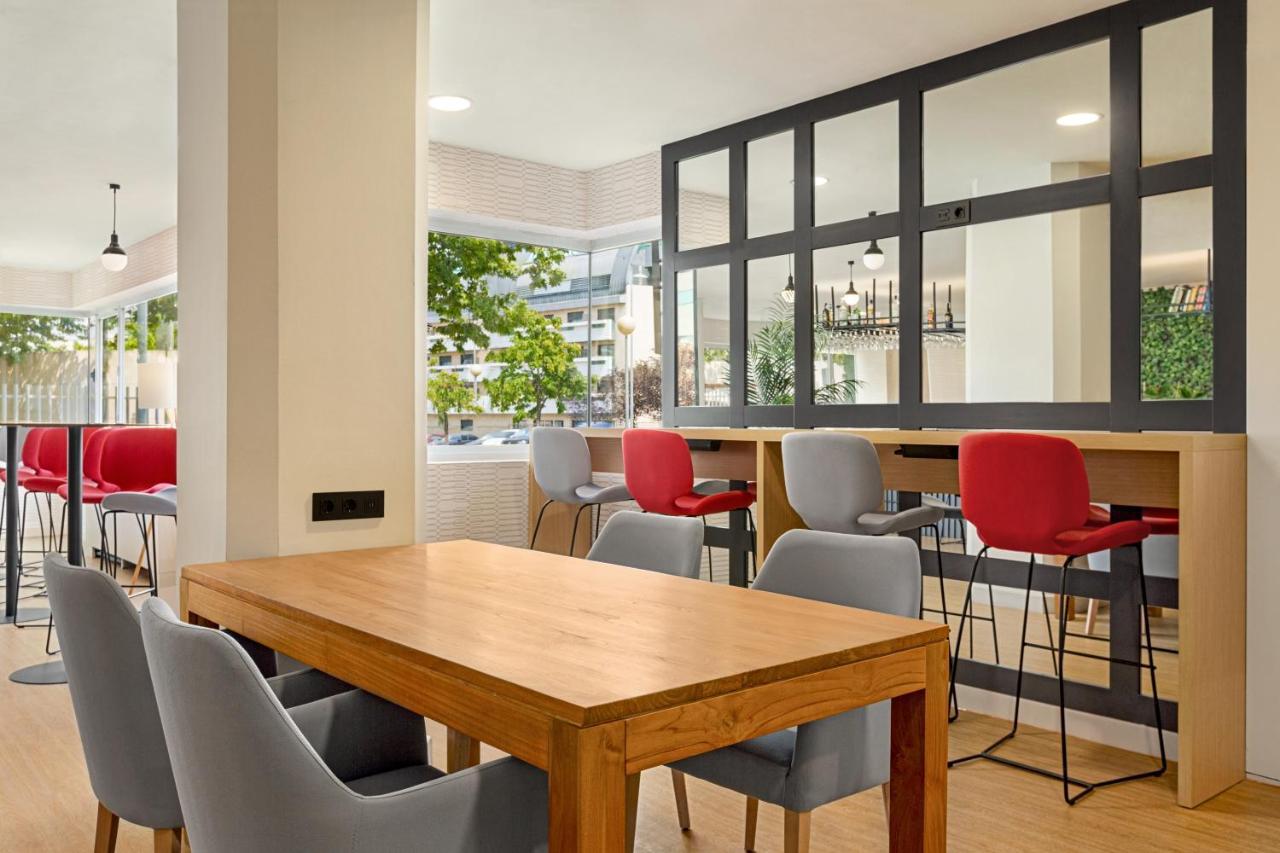 Ramada By Wyndham Madrid Tres Cantos Extérieur photo