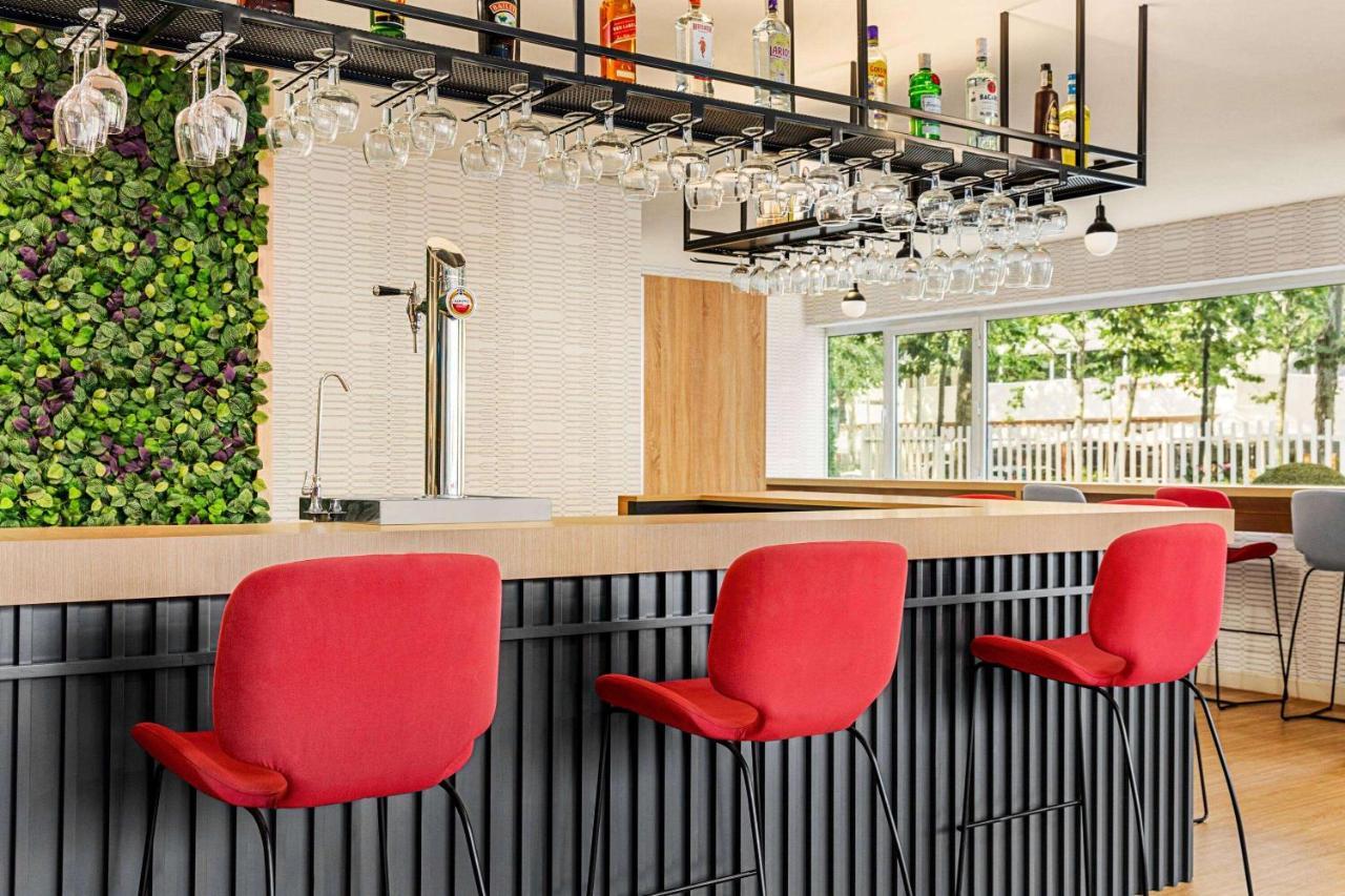 Ramada By Wyndham Madrid Tres Cantos Extérieur photo
