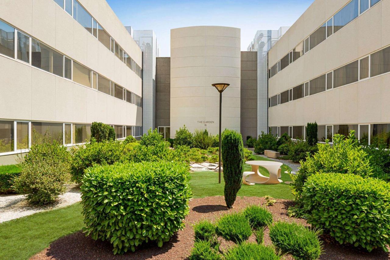 Ramada By Wyndham Madrid Tres Cantos Extérieur photo