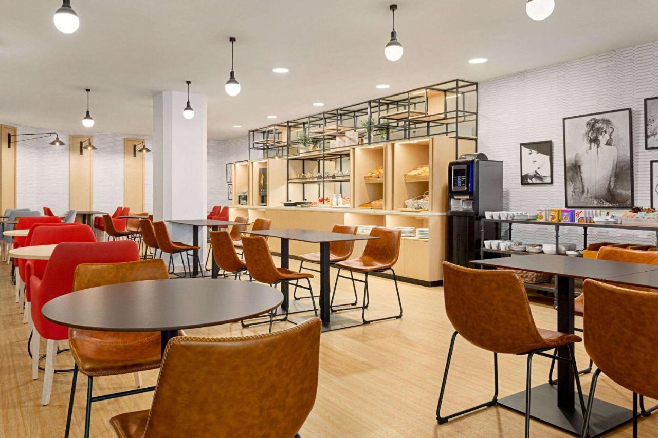 Ramada By Wyndham Madrid Tres Cantos Extérieur photo