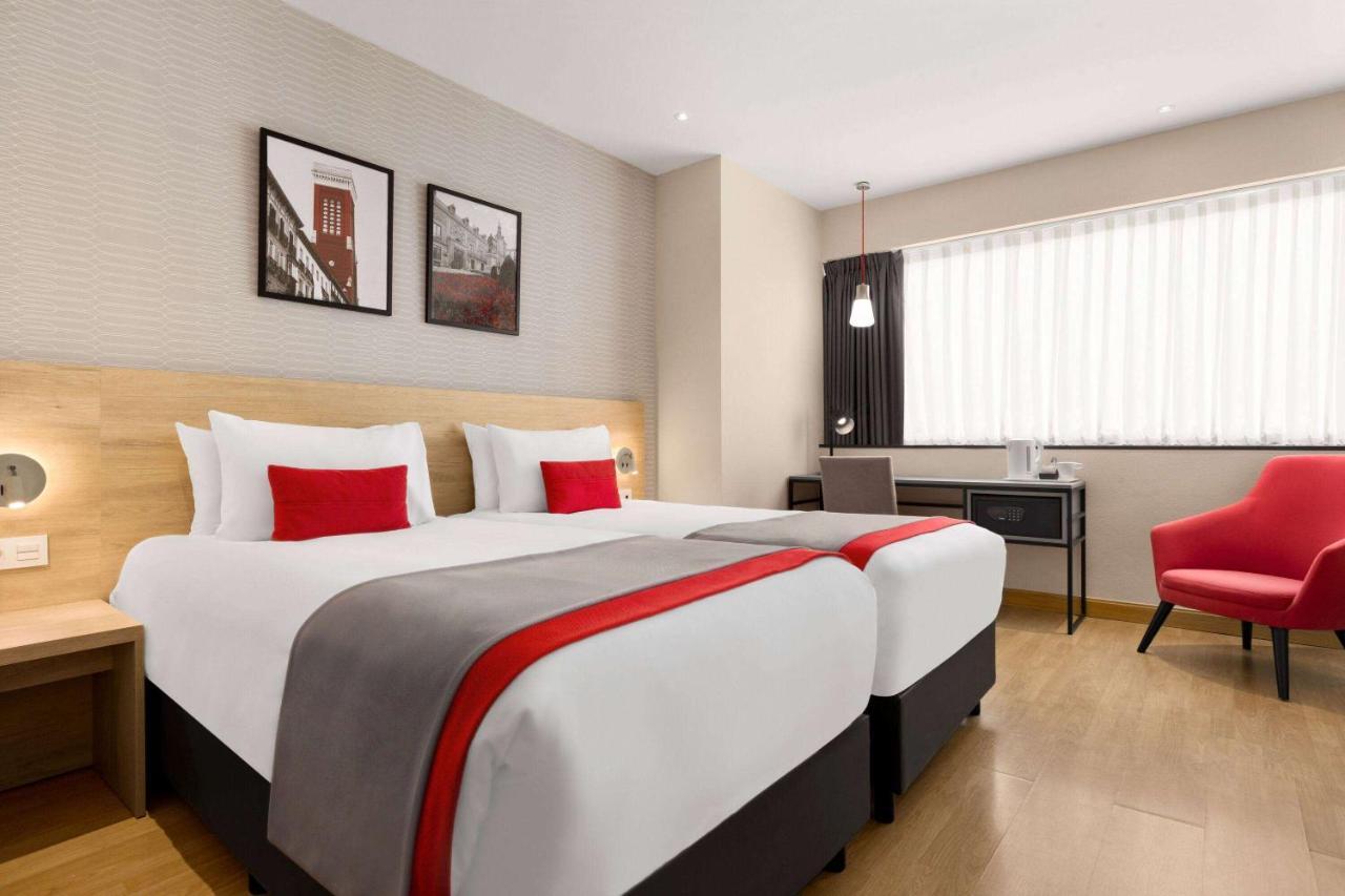 Ramada By Wyndham Madrid Tres Cantos Extérieur photo