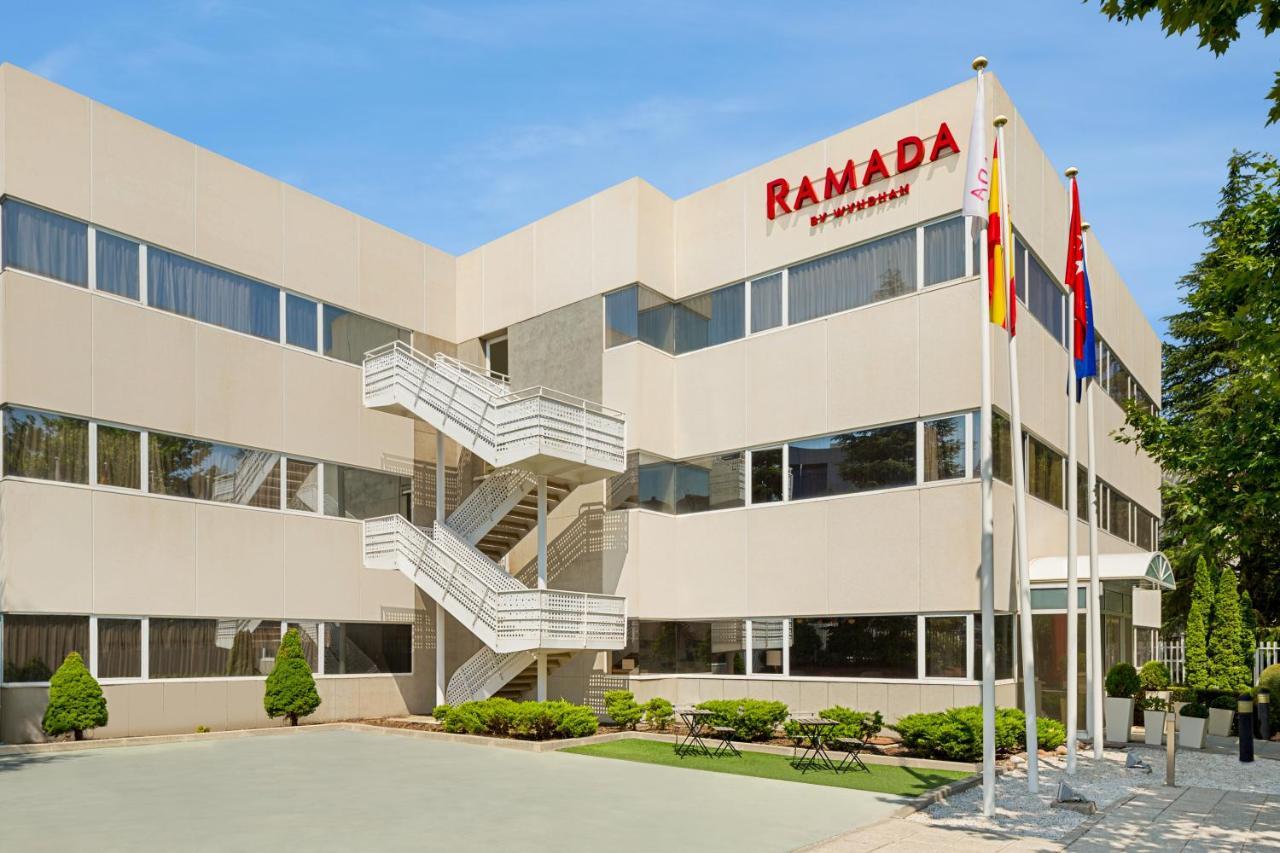 Ramada By Wyndham Madrid Tres Cantos Extérieur photo