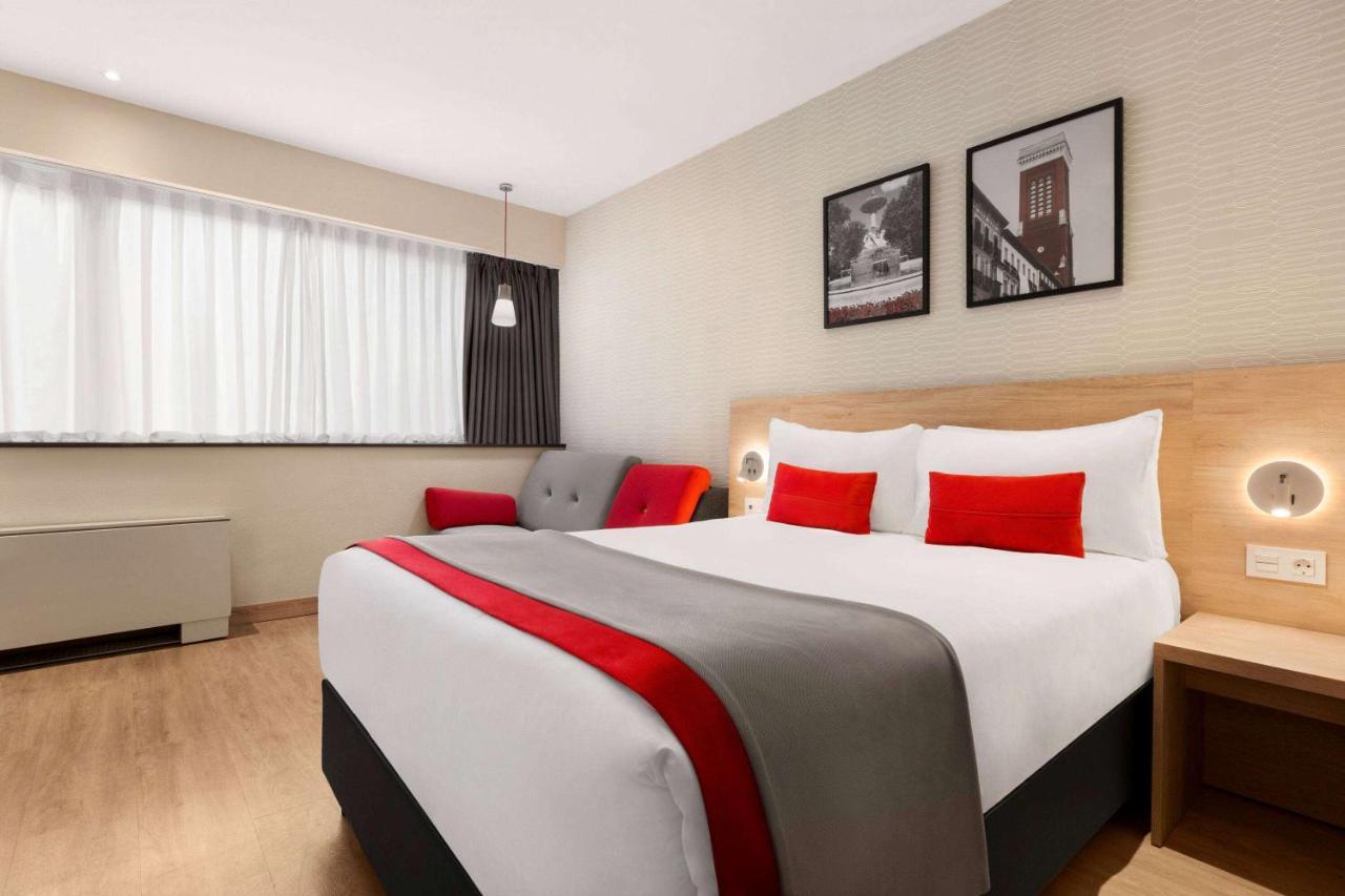 Ramada By Wyndham Madrid Tres Cantos Extérieur photo