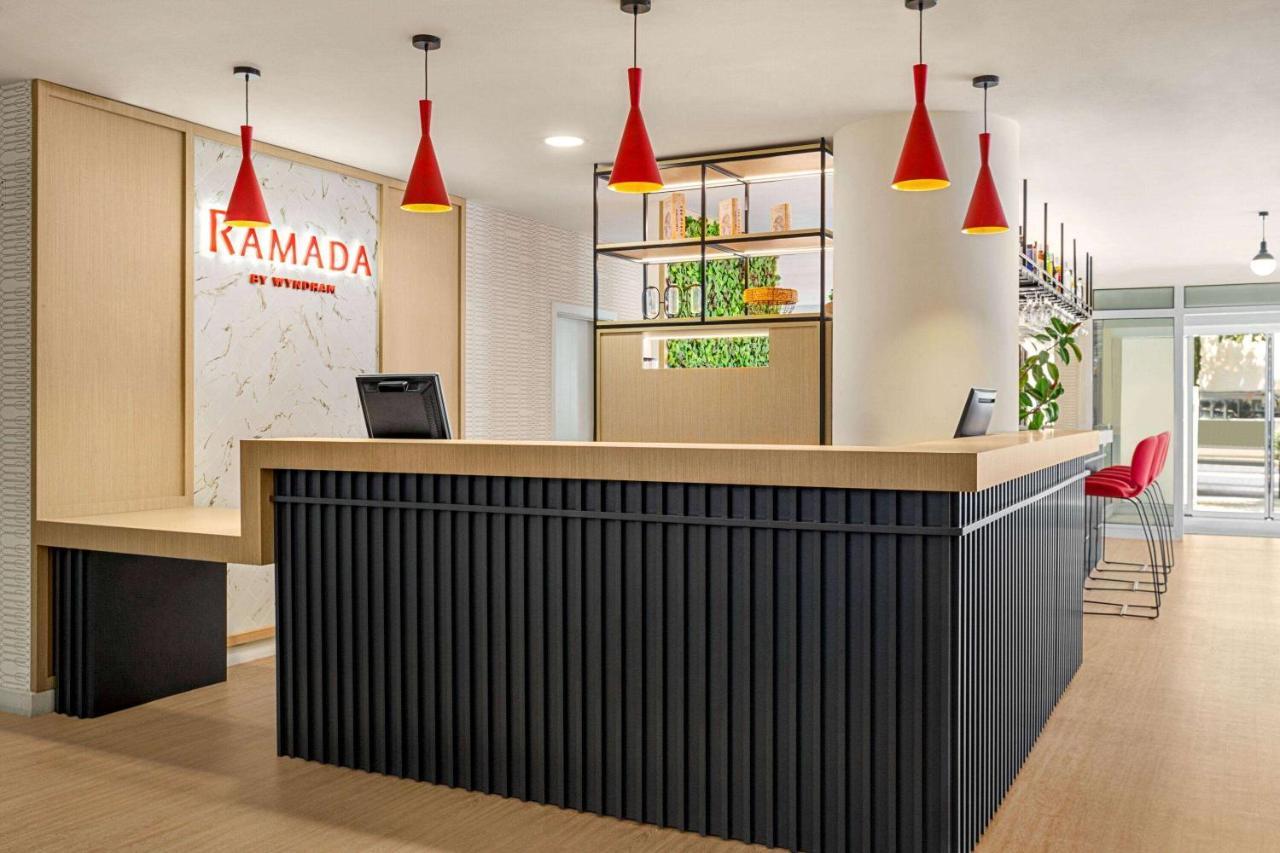 Ramada By Wyndham Madrid Tres Cantos Extérieur photo