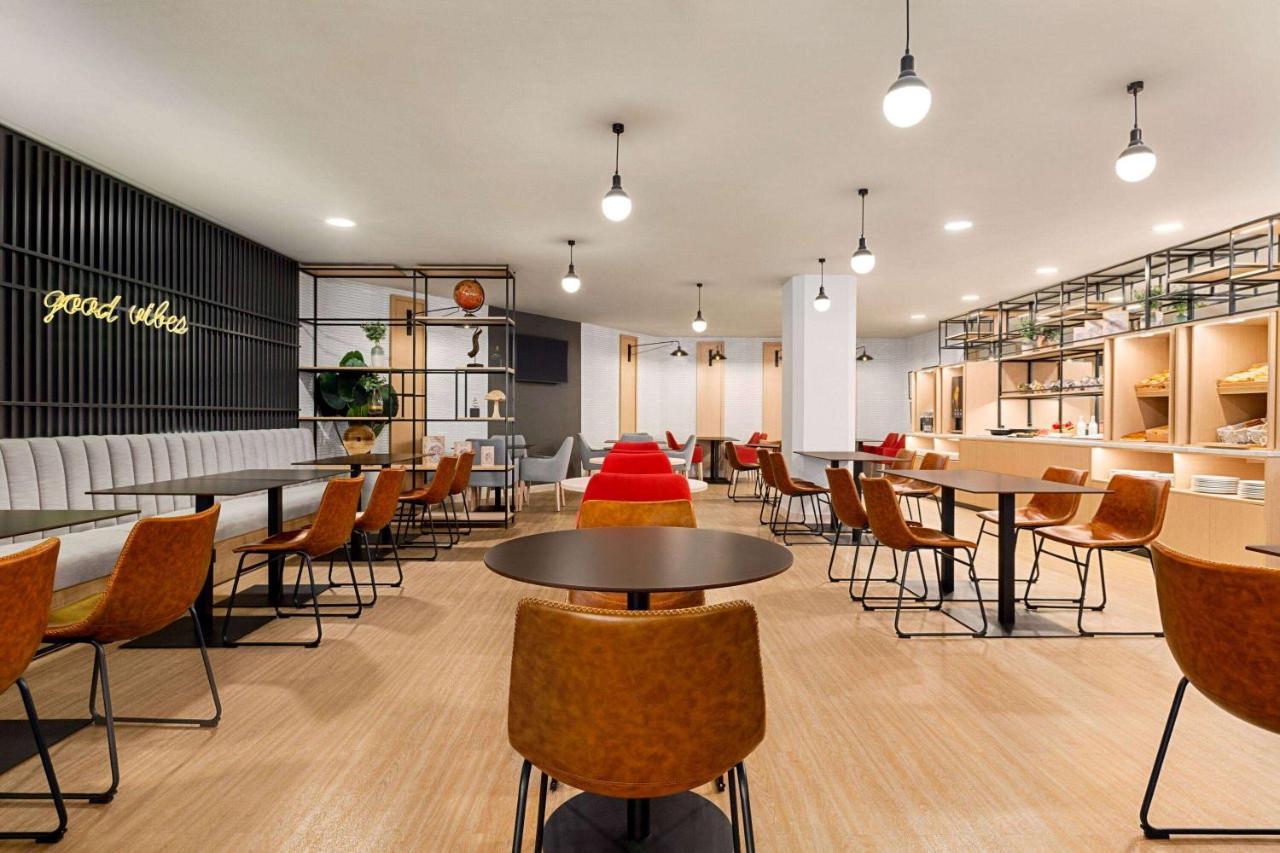 Ramada By Wyndham Madrid Tres Cantos Extérieur photo