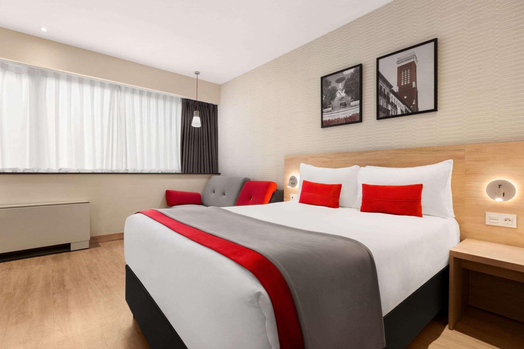 Ramada By Wyndham Madrid Tres Cantos Extérieur photo