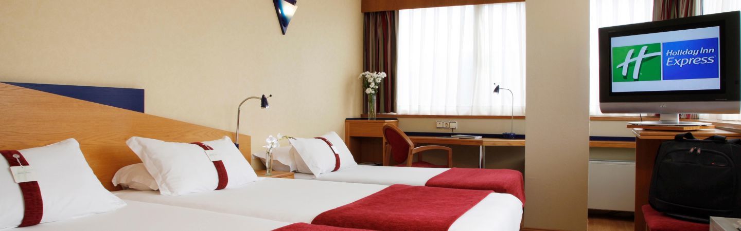 Ramada By Wyndham Madrid Tres Cantos Extérieur photo